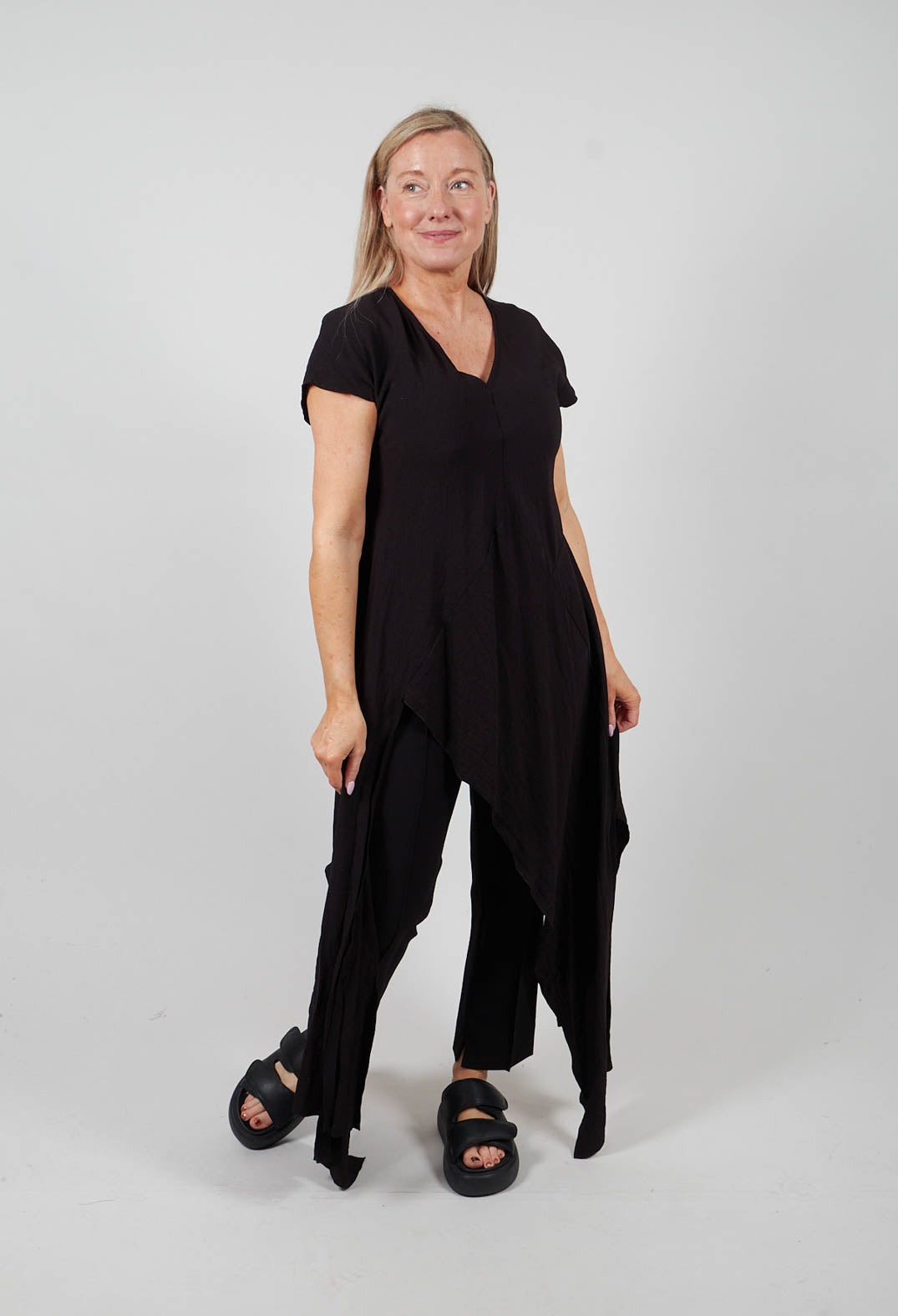 Vala Top in Black