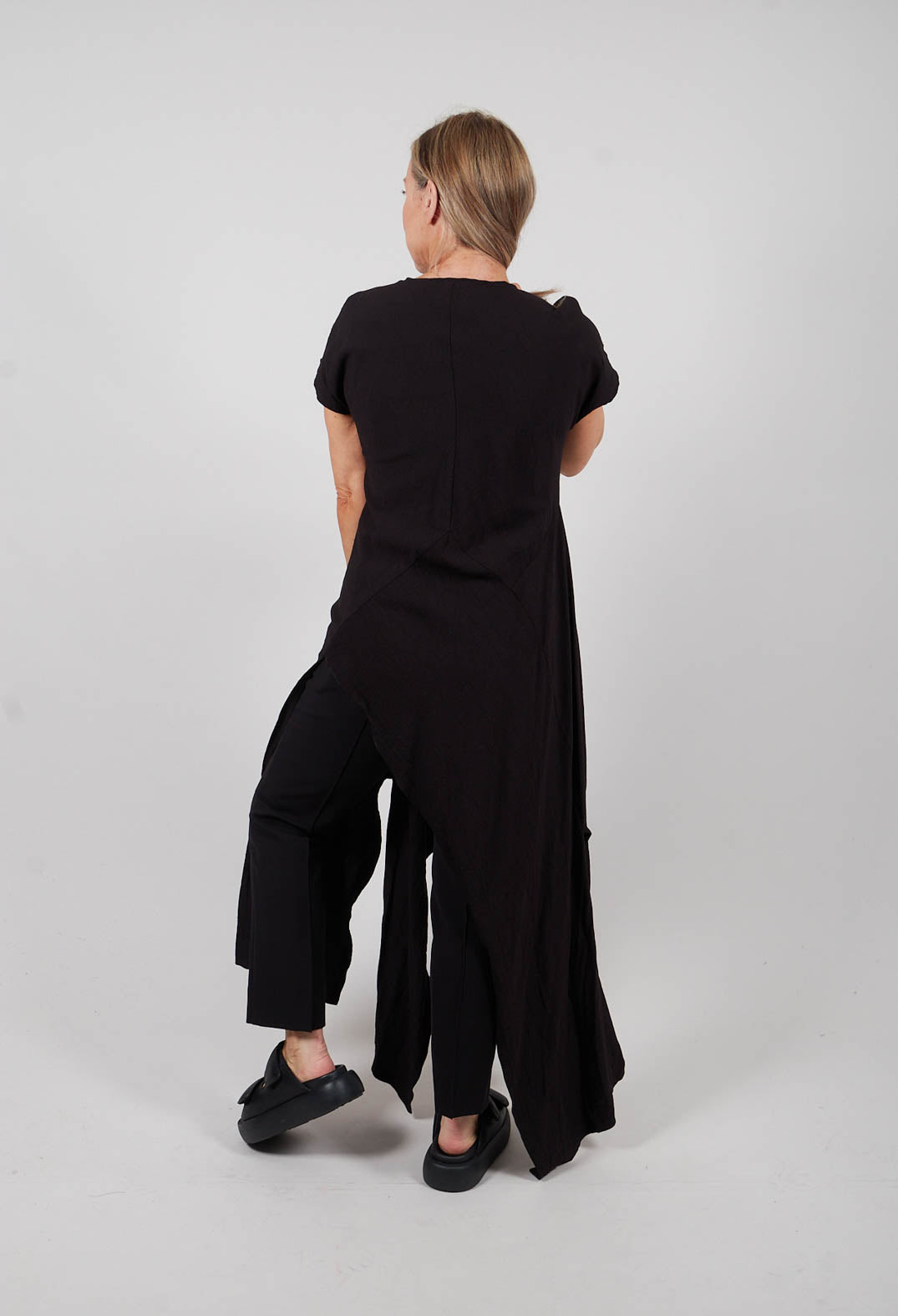 Vala Top in Black