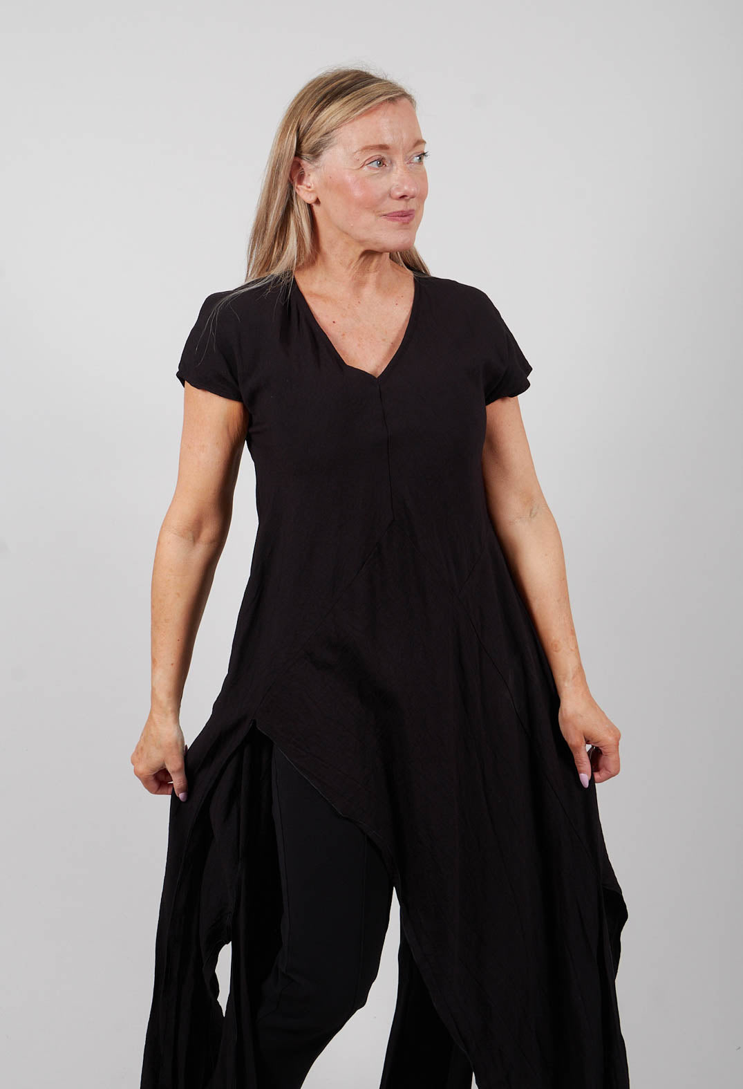 Vala Top in Black