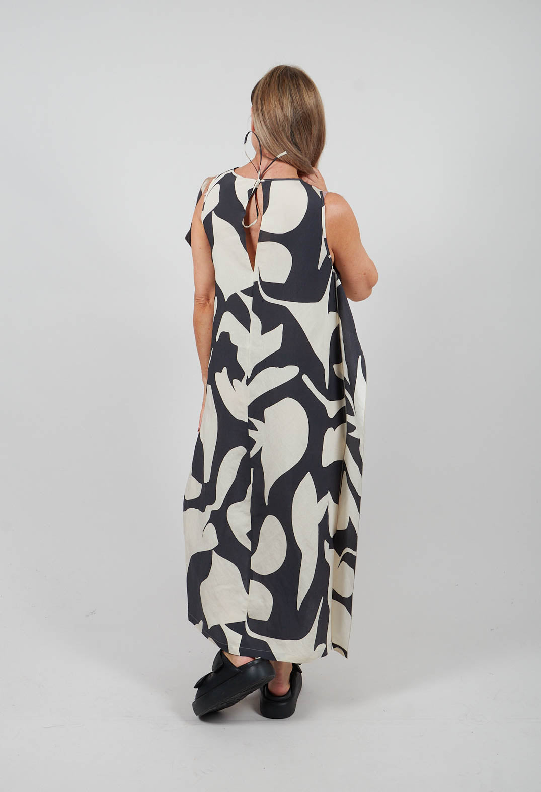 Izet Dress in Black Beige