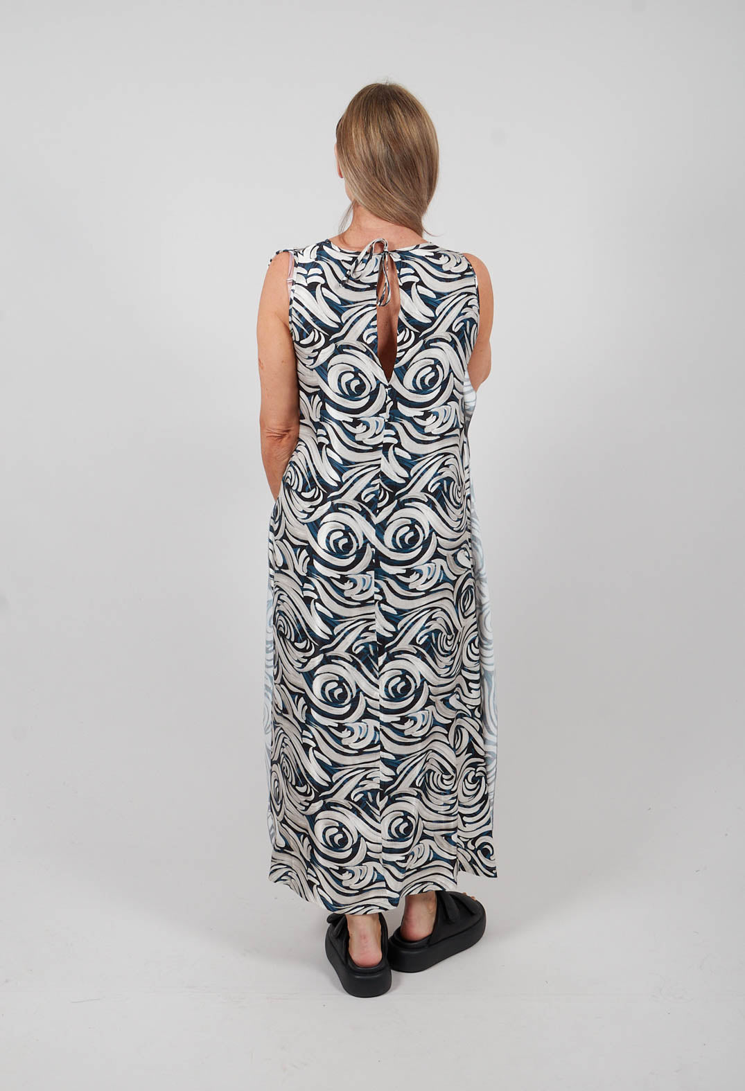 Izet Dress in Grey Beige Blue