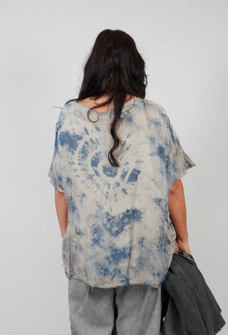 T-Shirt Over in Sand Shell Print