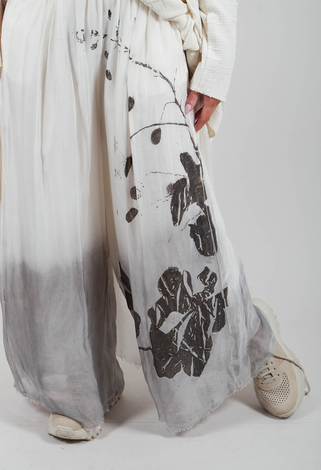 Palazzo Trousers in Antique White Print