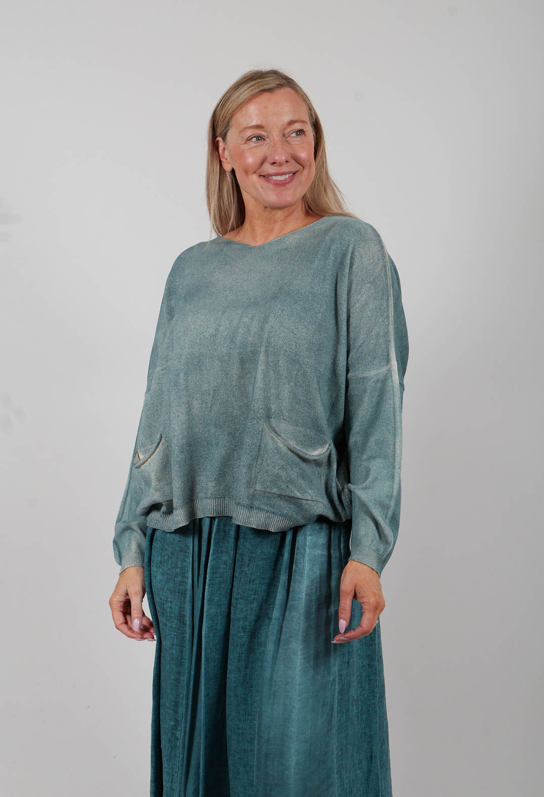 Sweater in Tiffany Marine