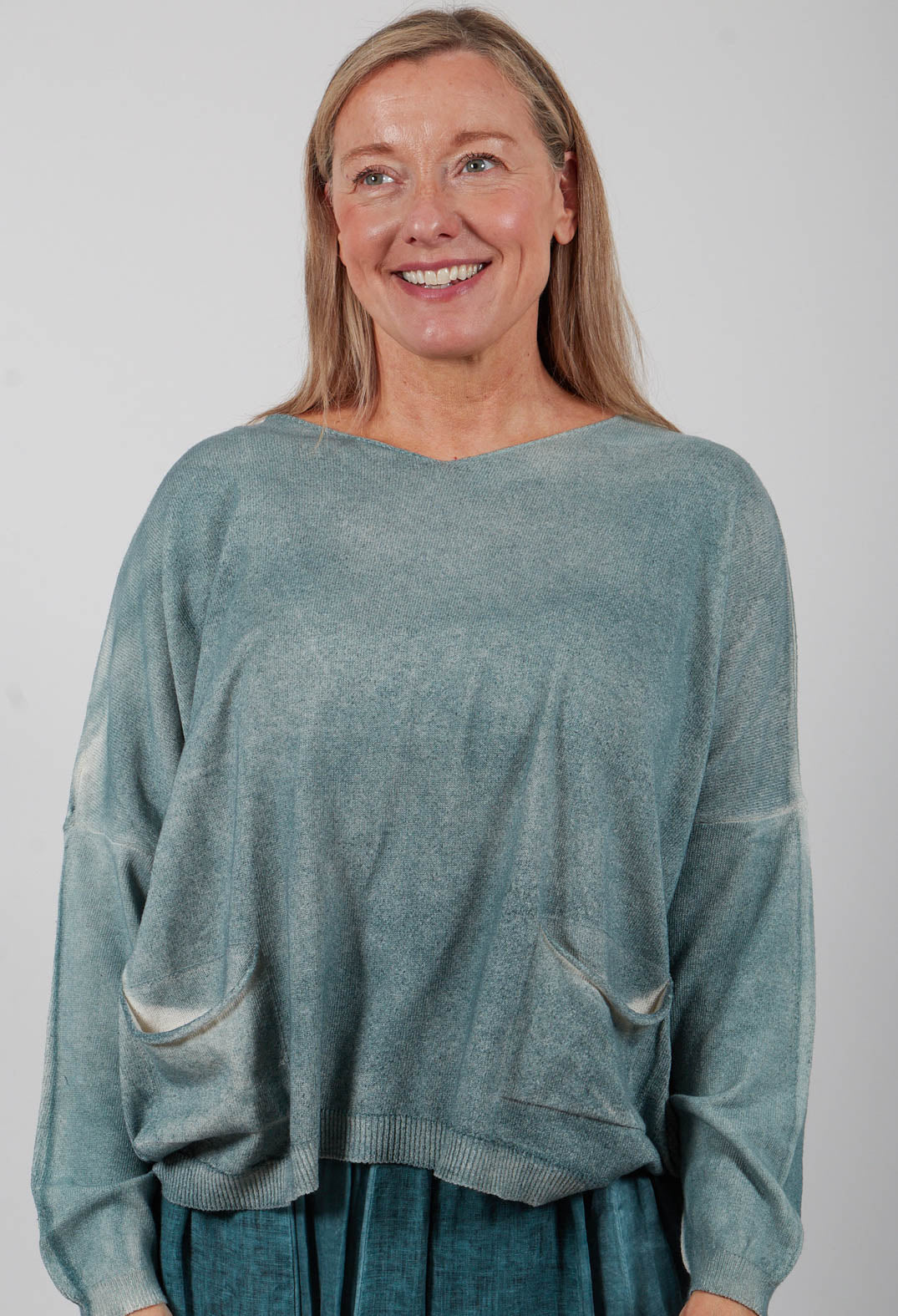 Sweater in Tiffany Marine