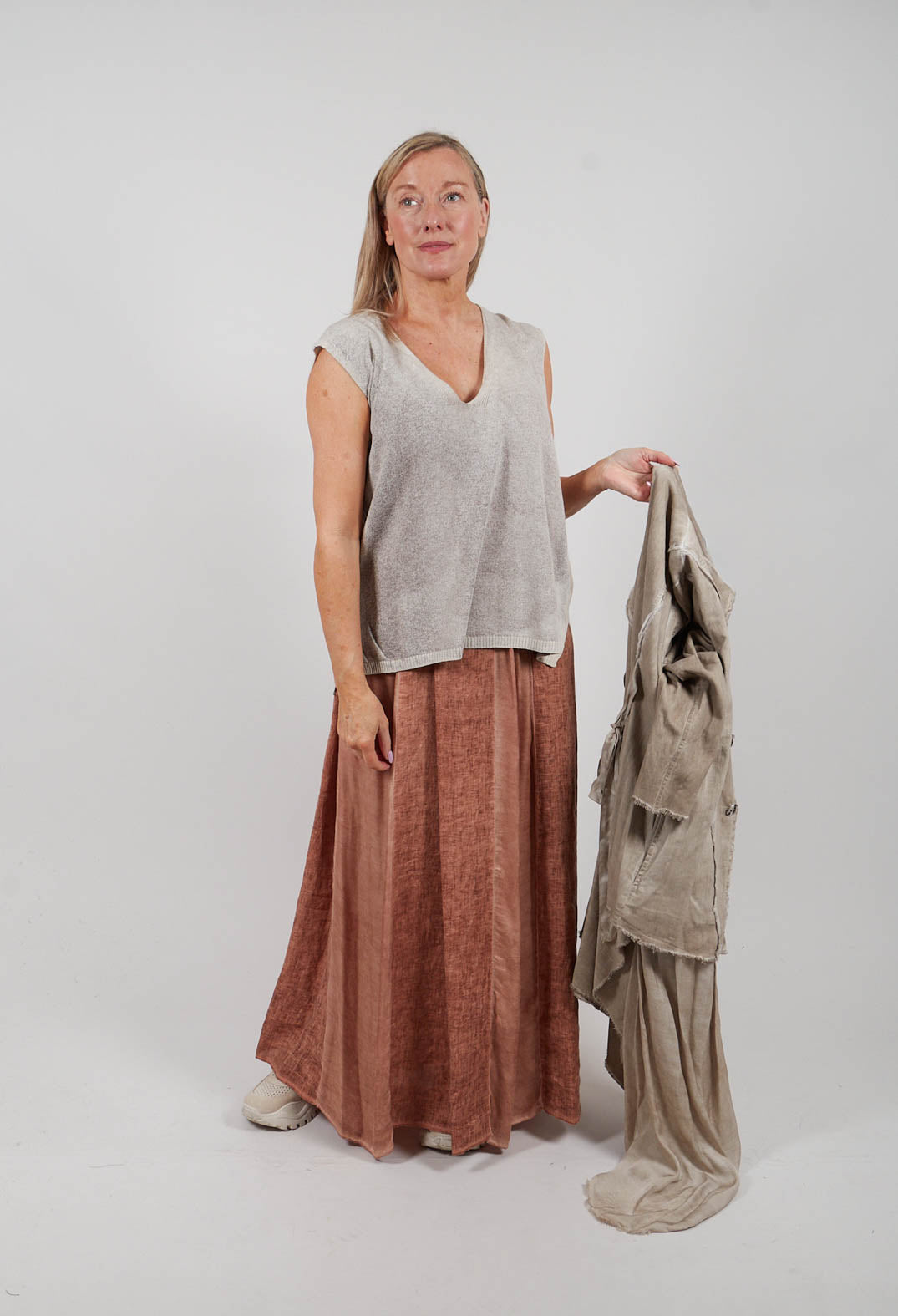 Tank Top Sand Shell Spray in Tobacco