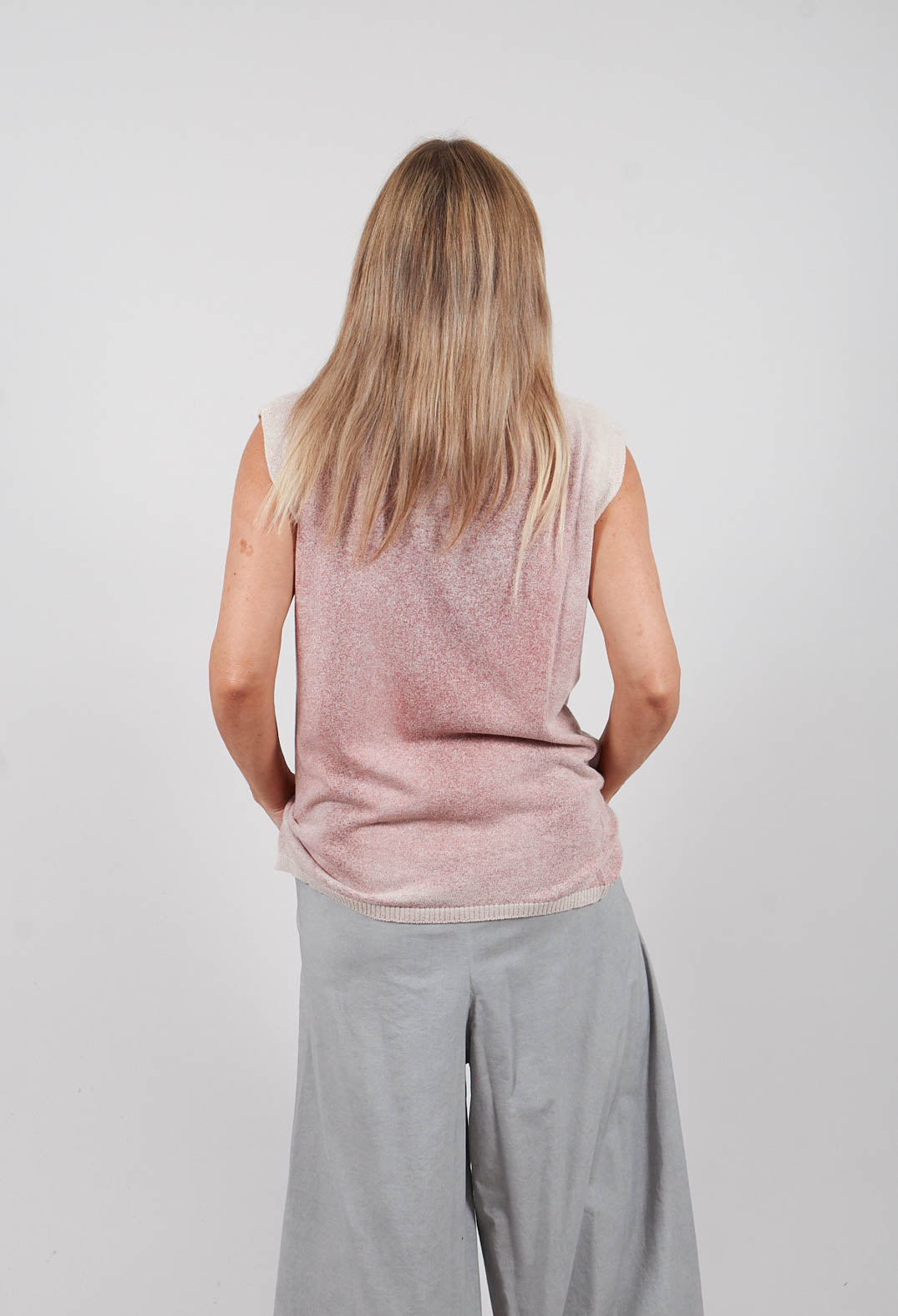 Tank Top in Sand Shell Spray Red