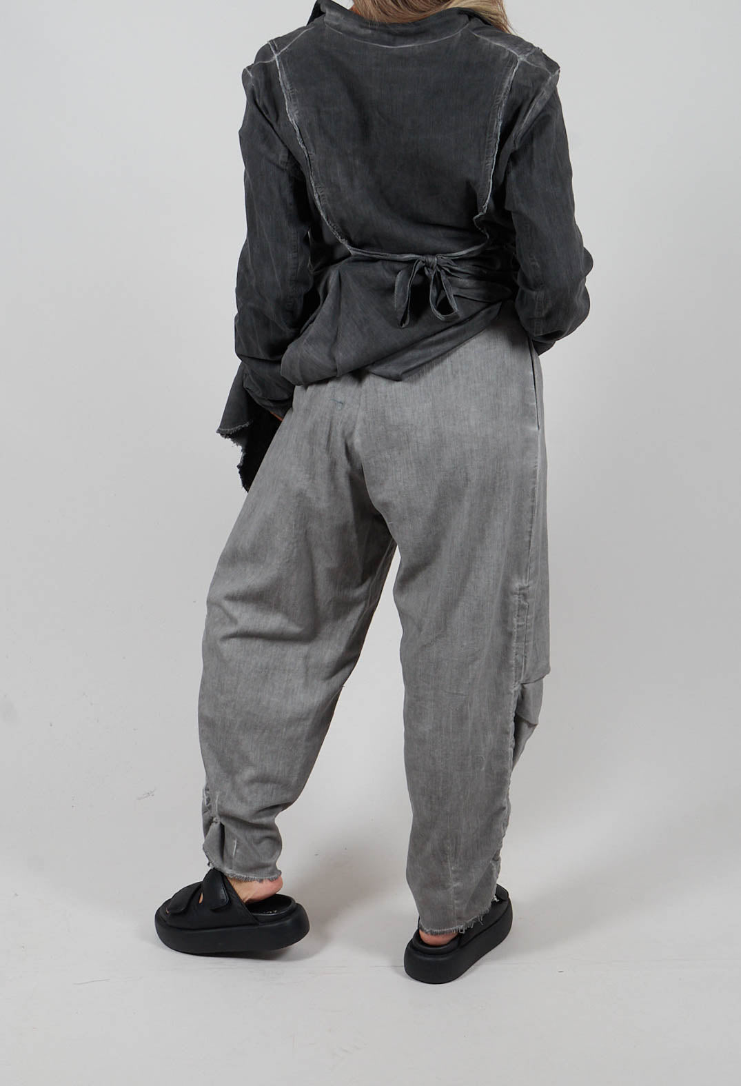 Trousers in Silver Pearl