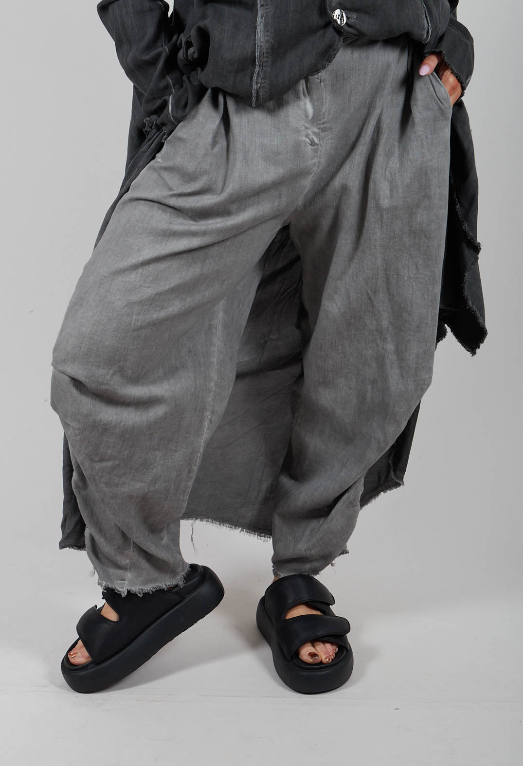 Trousers in Silver Pearl
