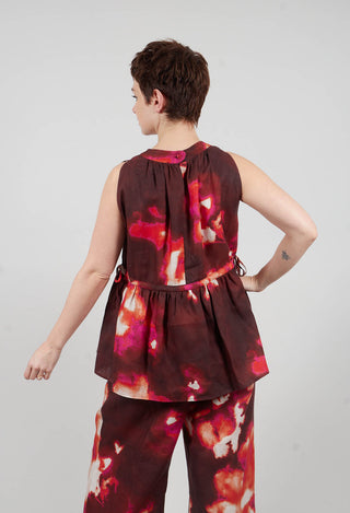 Peplum Top in Flora Macro Bordeaux