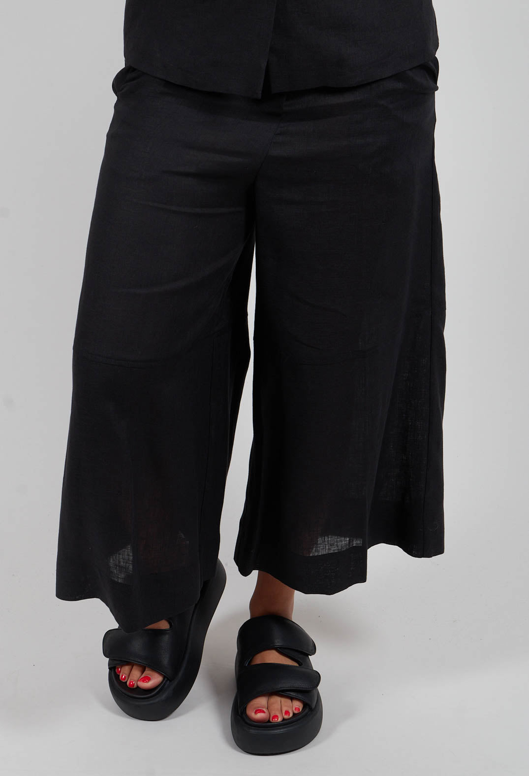 Extra Wide Leg Trousers in Black