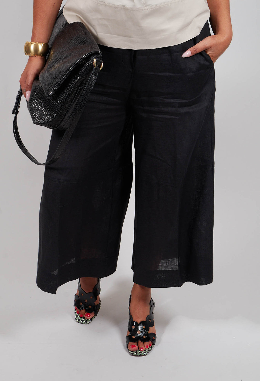 Extra Wide Leg Trousers in Black