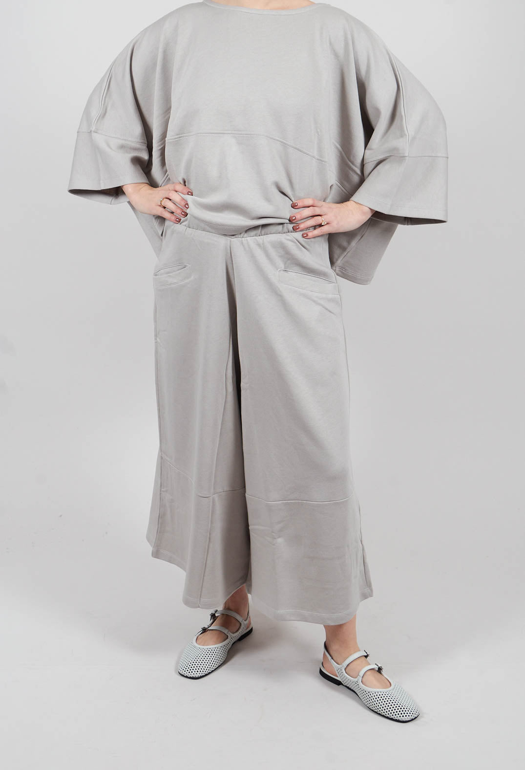 Cropped Wide Leg Jogger in Perla