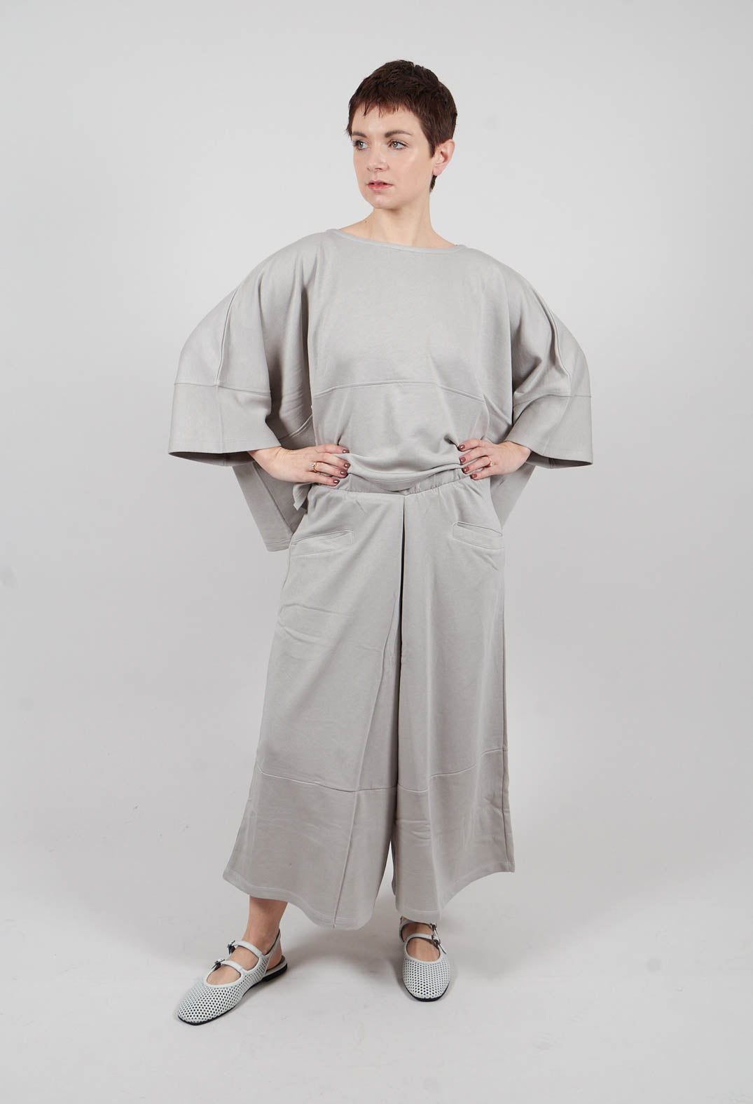 Cropped Wide Leg Jogger in Perla