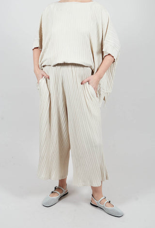 Cropped Trousers in Greige