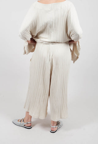 Cropped Trousers in Greige