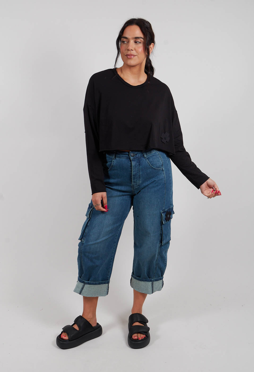 Snuggle T-Shirt in Black