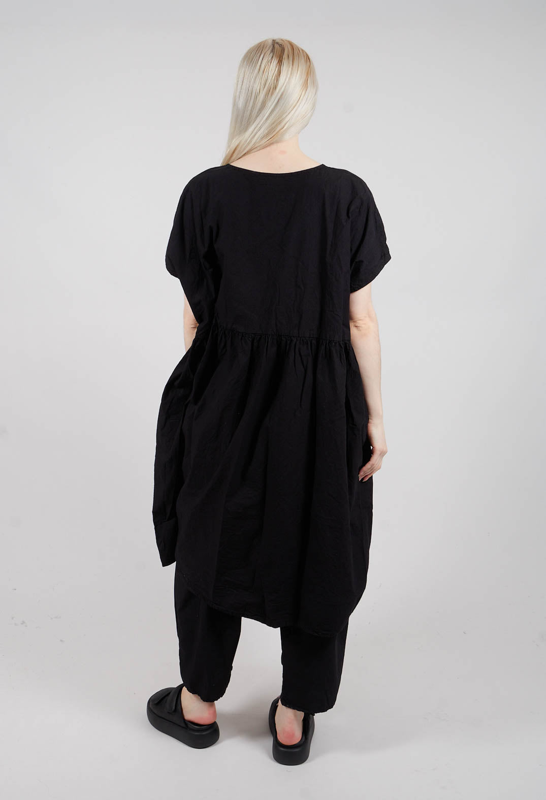 Formwertig Dress in Kaviar