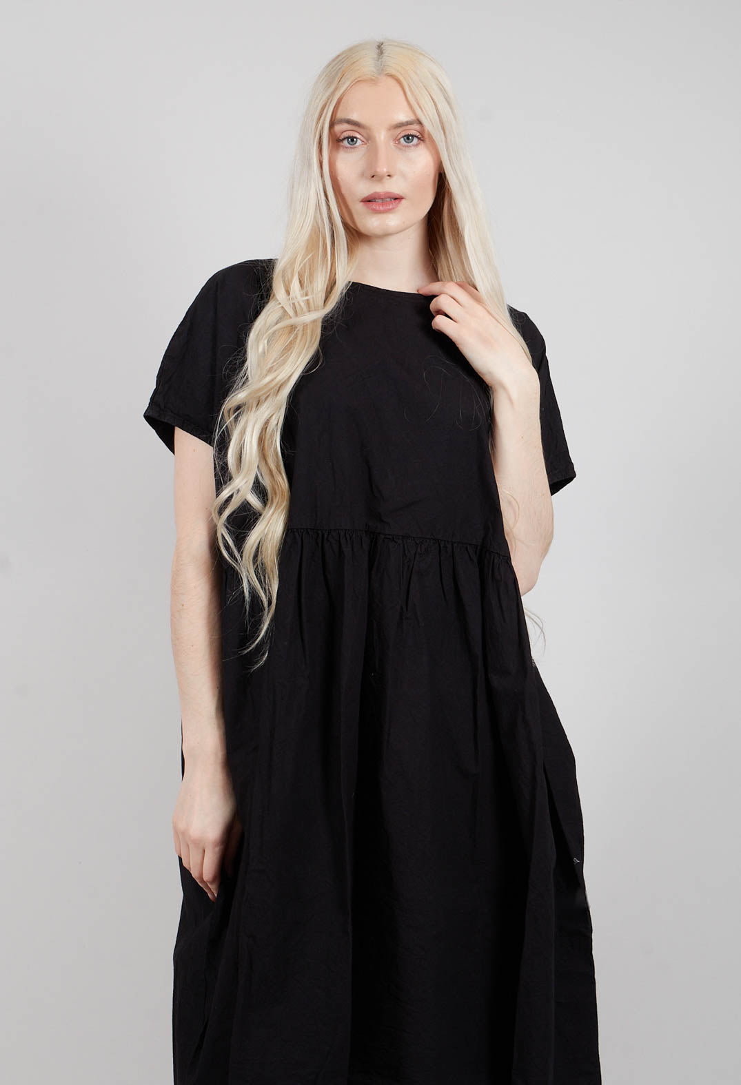 Formwertig Dress in Kaviar
