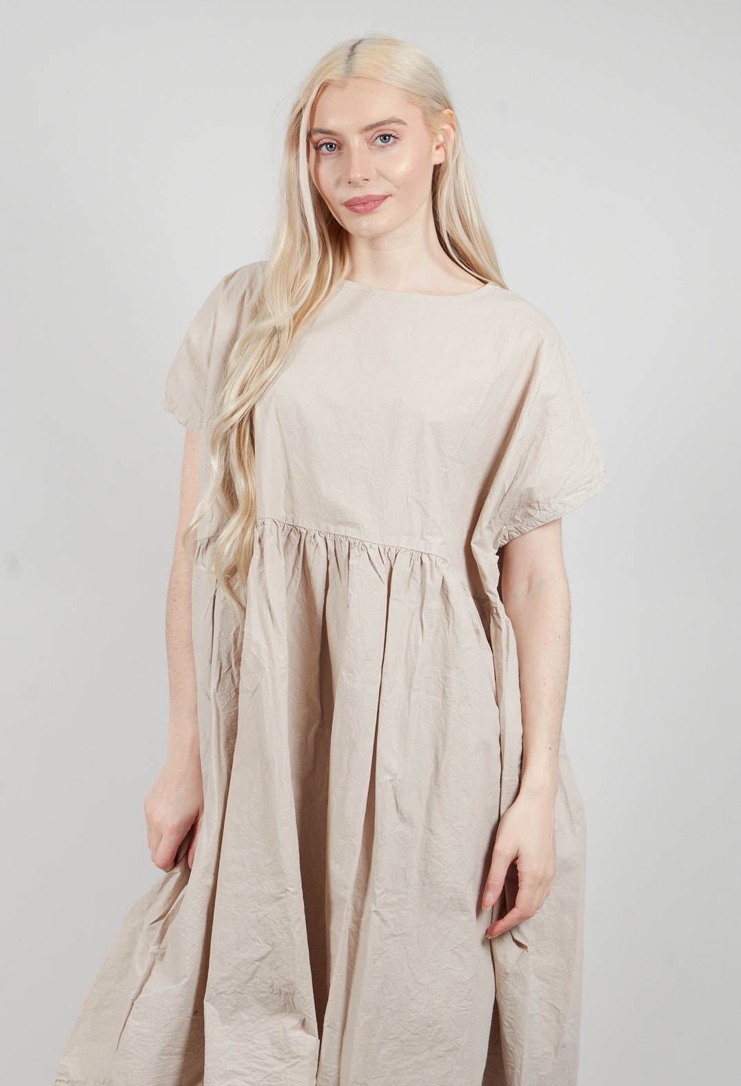 Formwertig Dress in Kiesel