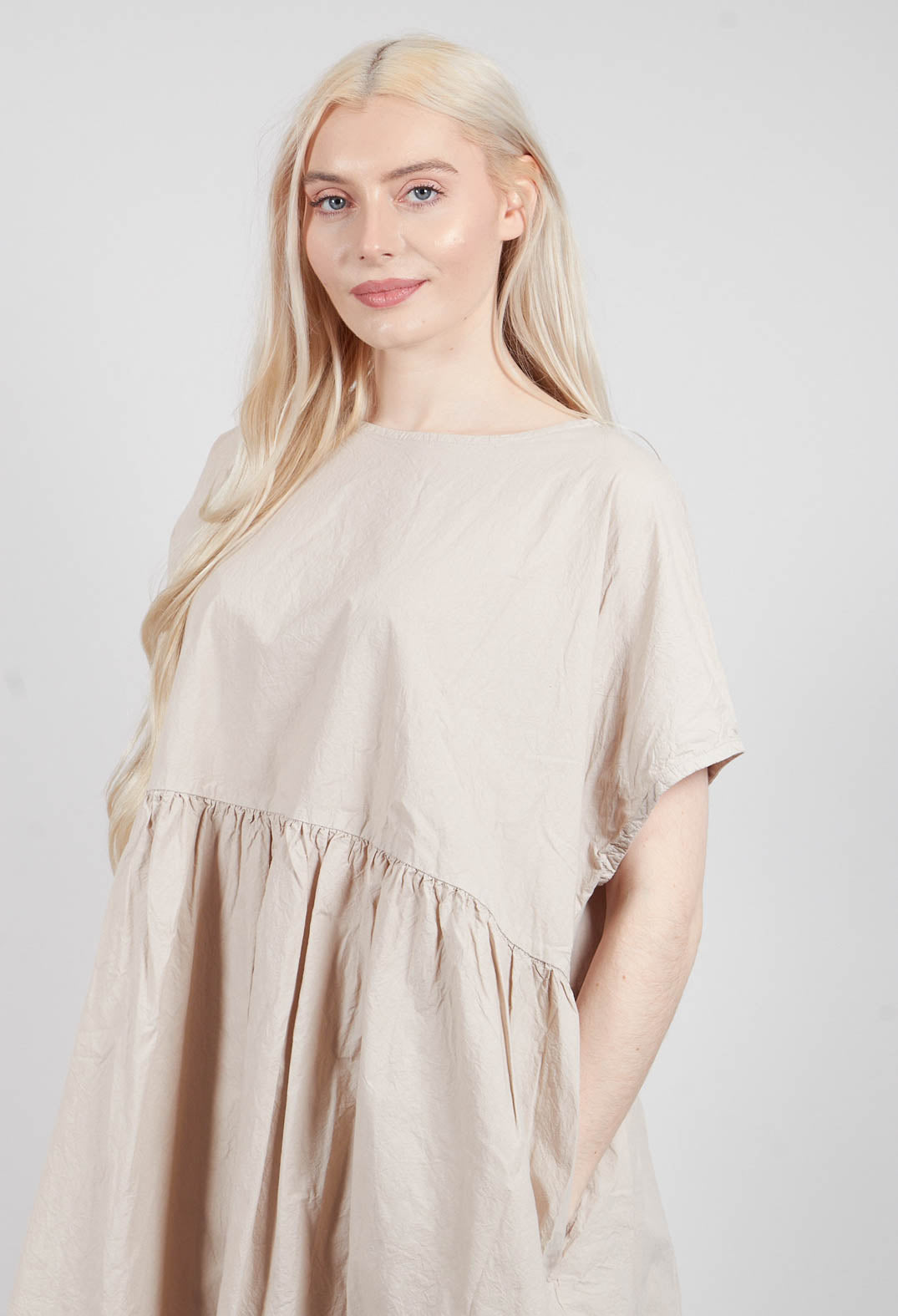Formwertig Dress in Kiesel