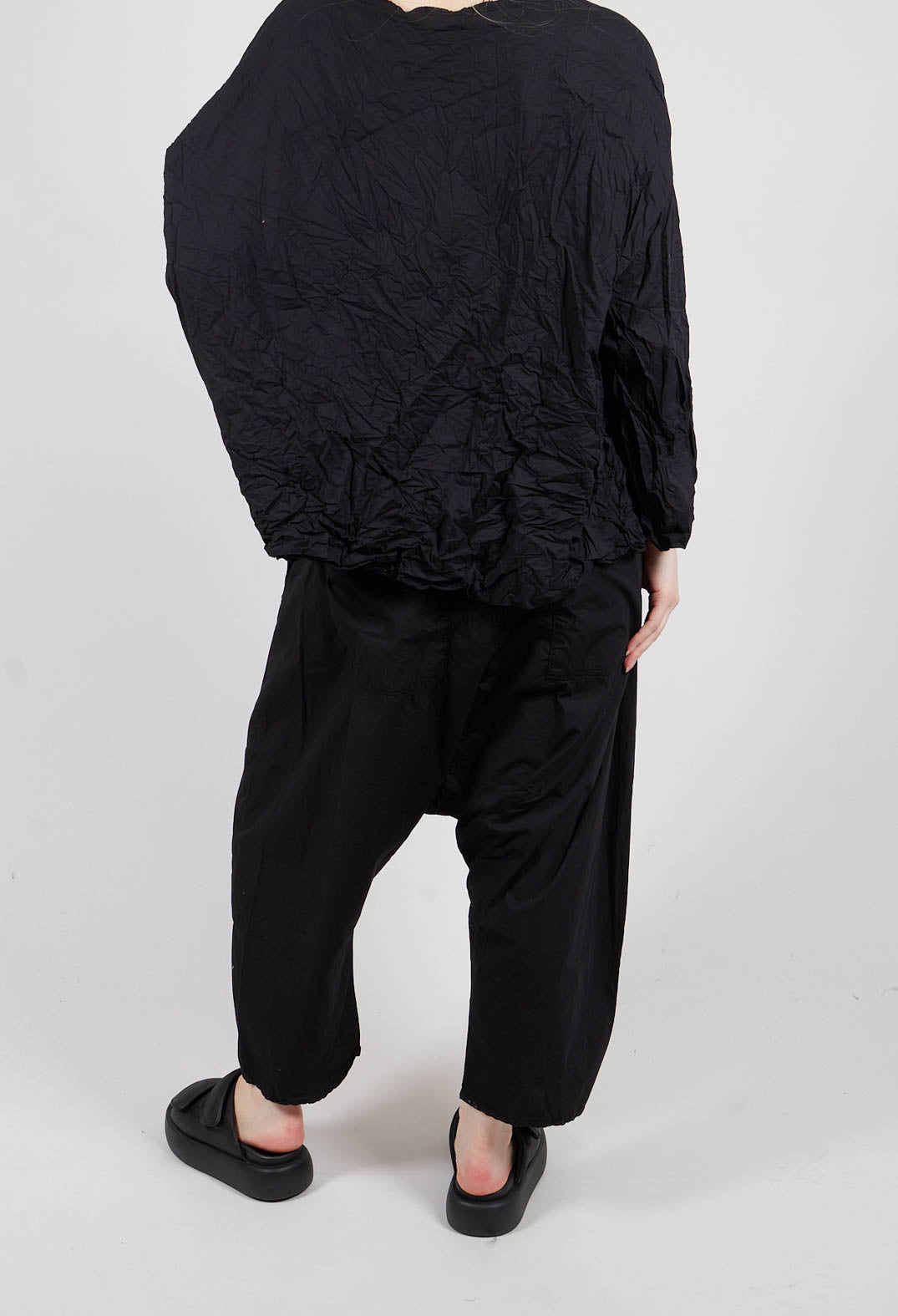 Wirkunde Trousers in Kaviar