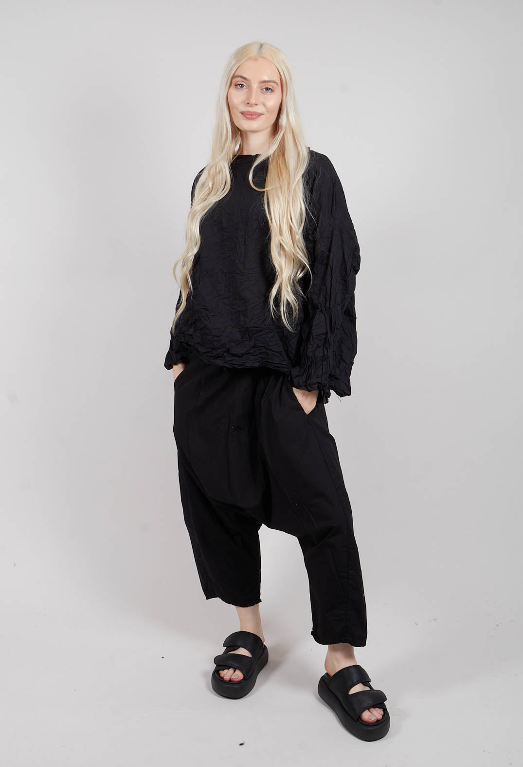 Wirkunde Trousers in Kaviar