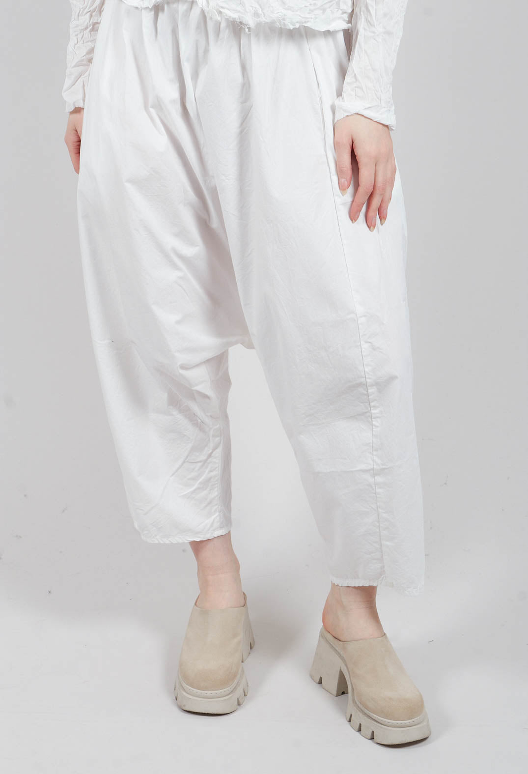 Wirkunde Trousers in Schnee