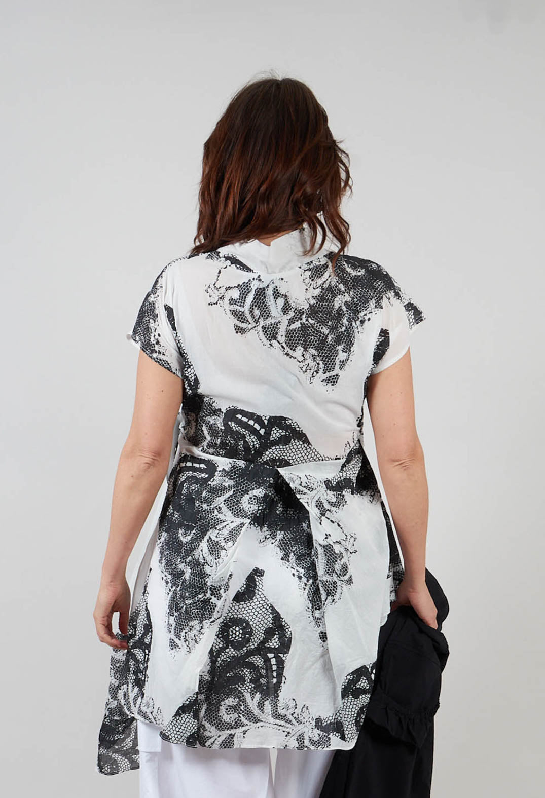Wanda Top in White & Black
