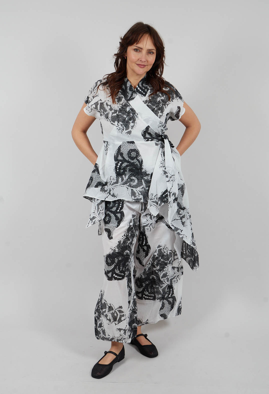 Wanda Top in White & Black