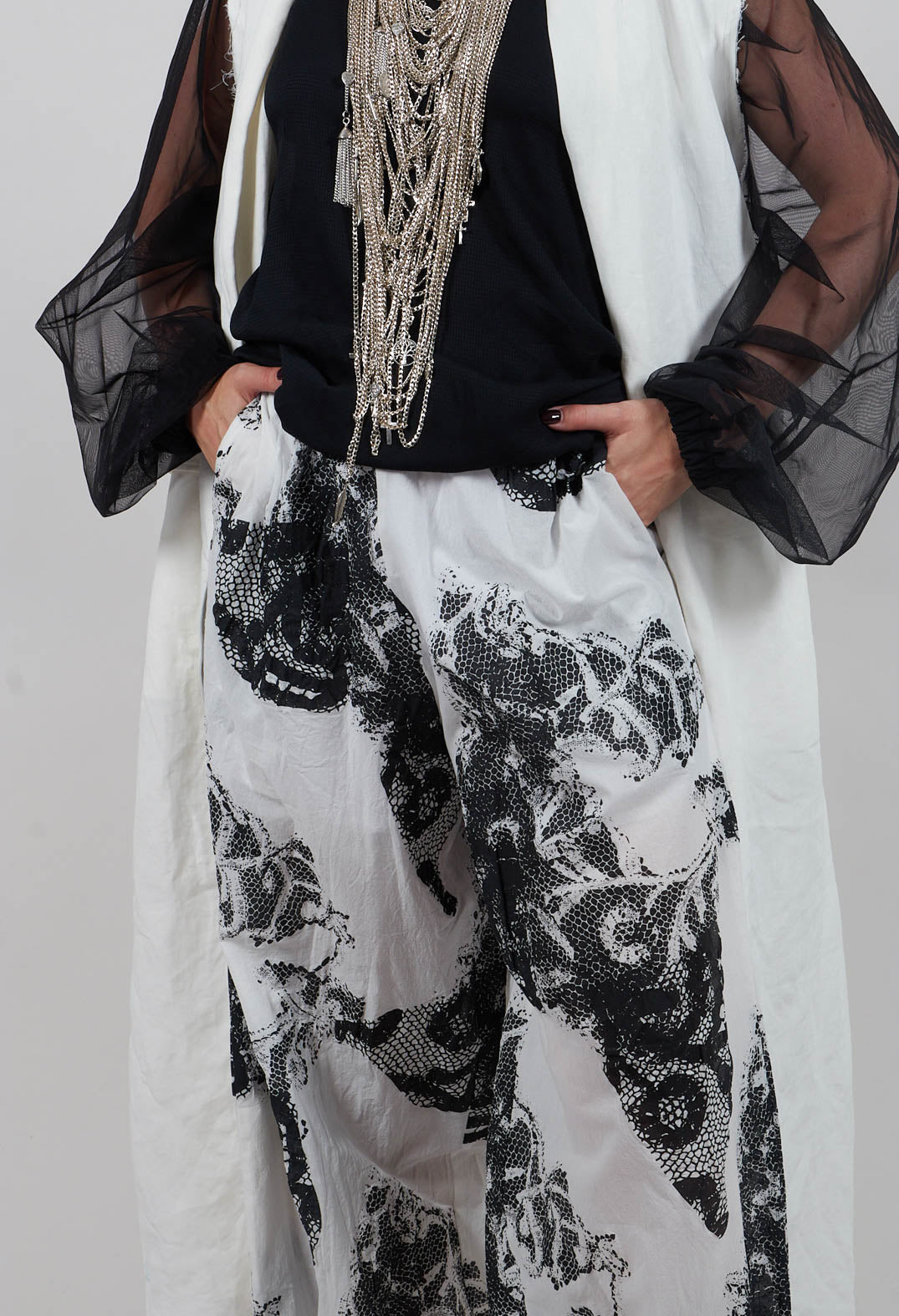 Nara Pants in White & Black