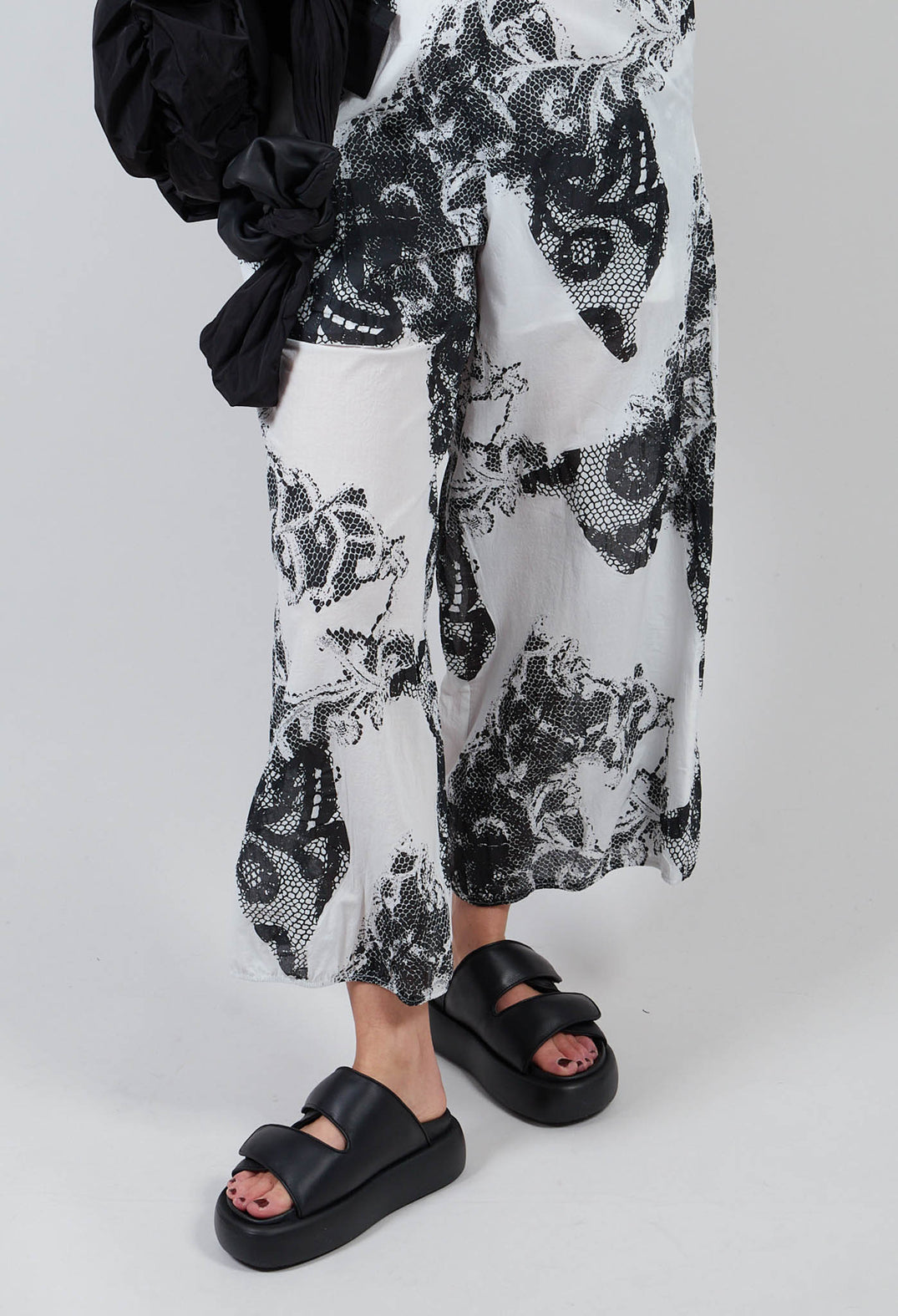 Nara Pants in White & Black