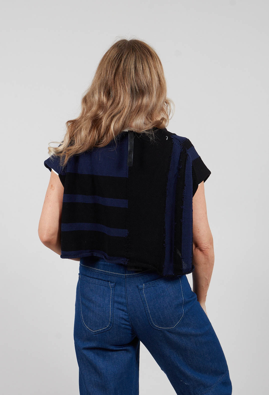 Loose V-Neck Top in Blueblack