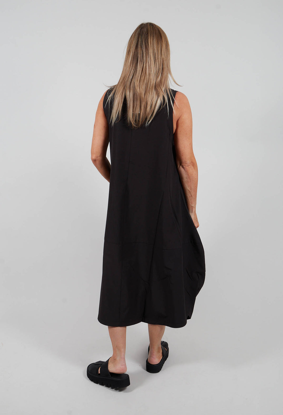 Sleeveless Balloon Style Dress in Black