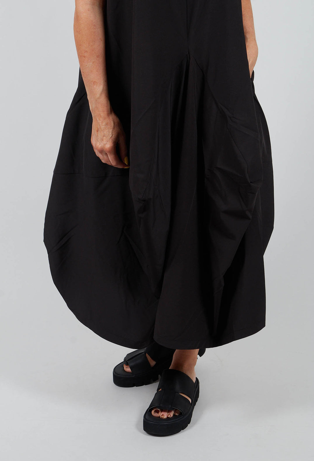 Sleeveless Balloon Style Dress in Black