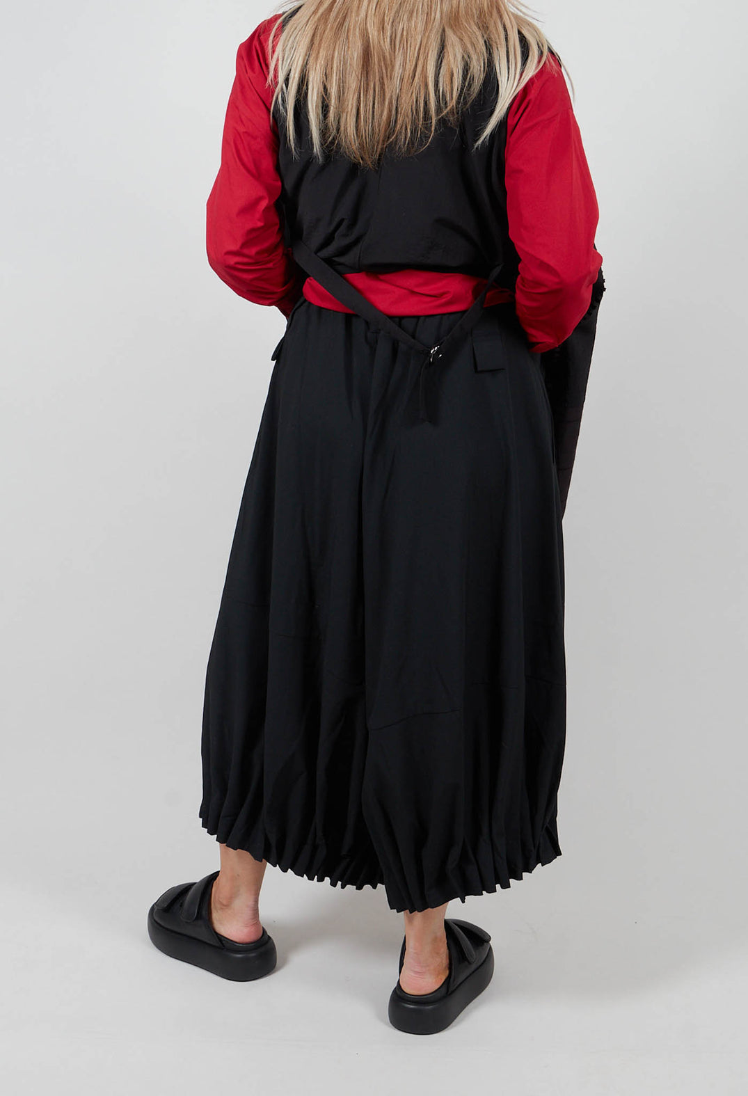 Gathered Hem Trouser in Black