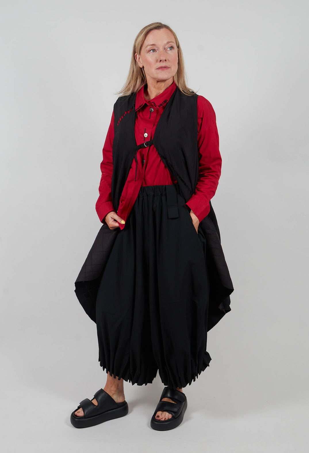 Gathered Hem Trouser in Black