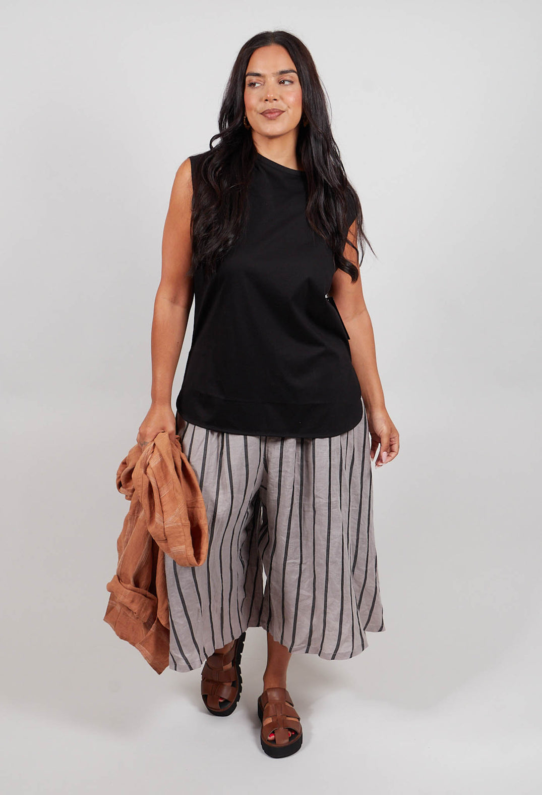 Sleeveless Tunic Top in Black