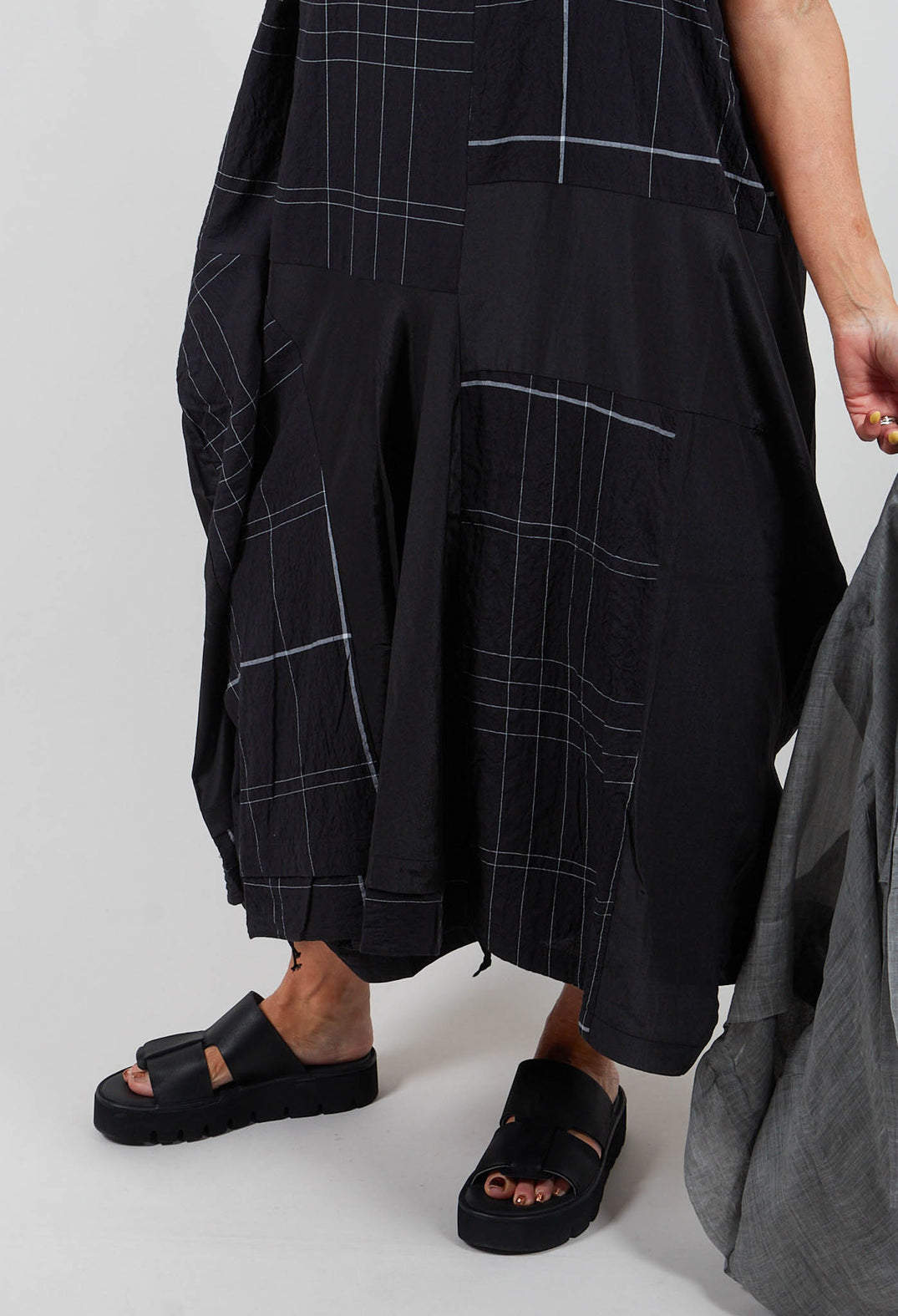 Contrast Fabric Tunic Dress in Black