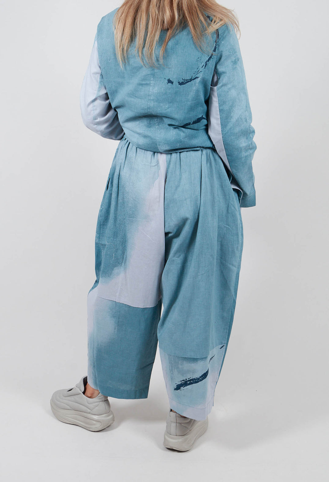 Tapered Leg Trouser in Blue