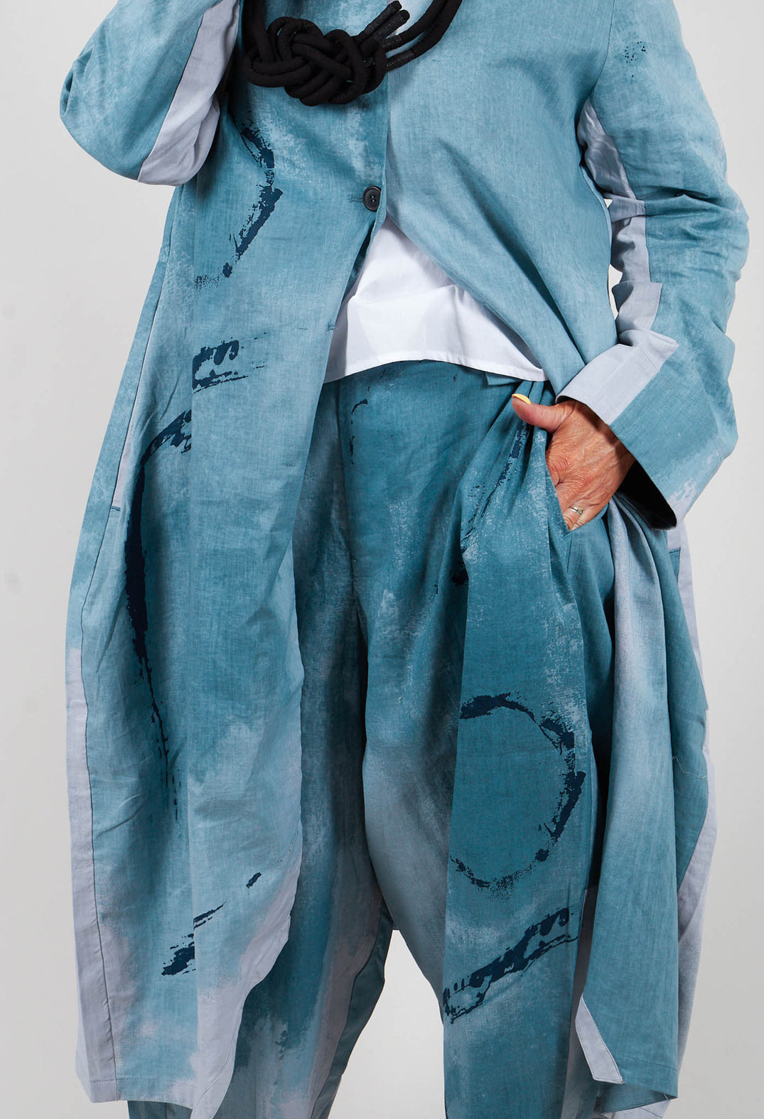 Tapered Leg Trouser in Blue