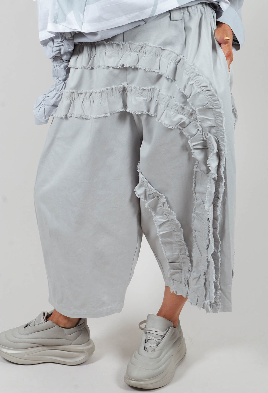 Ruffle Trousers in Blue