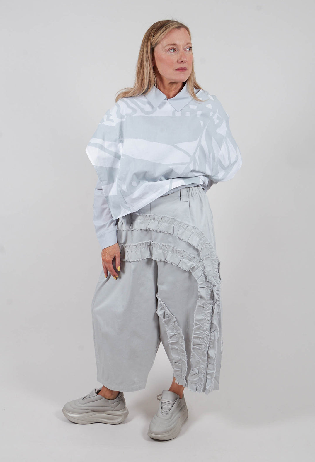Ruffle Trousers in Blue