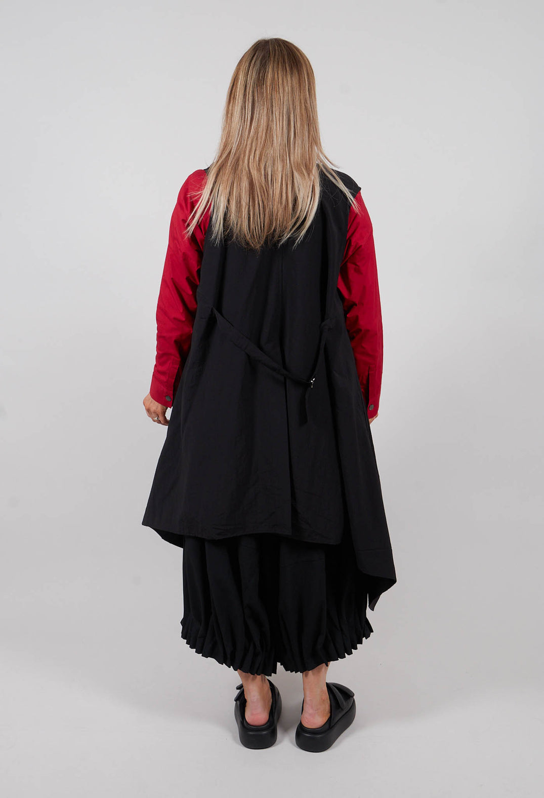 Sleeveless Longline Top in Black