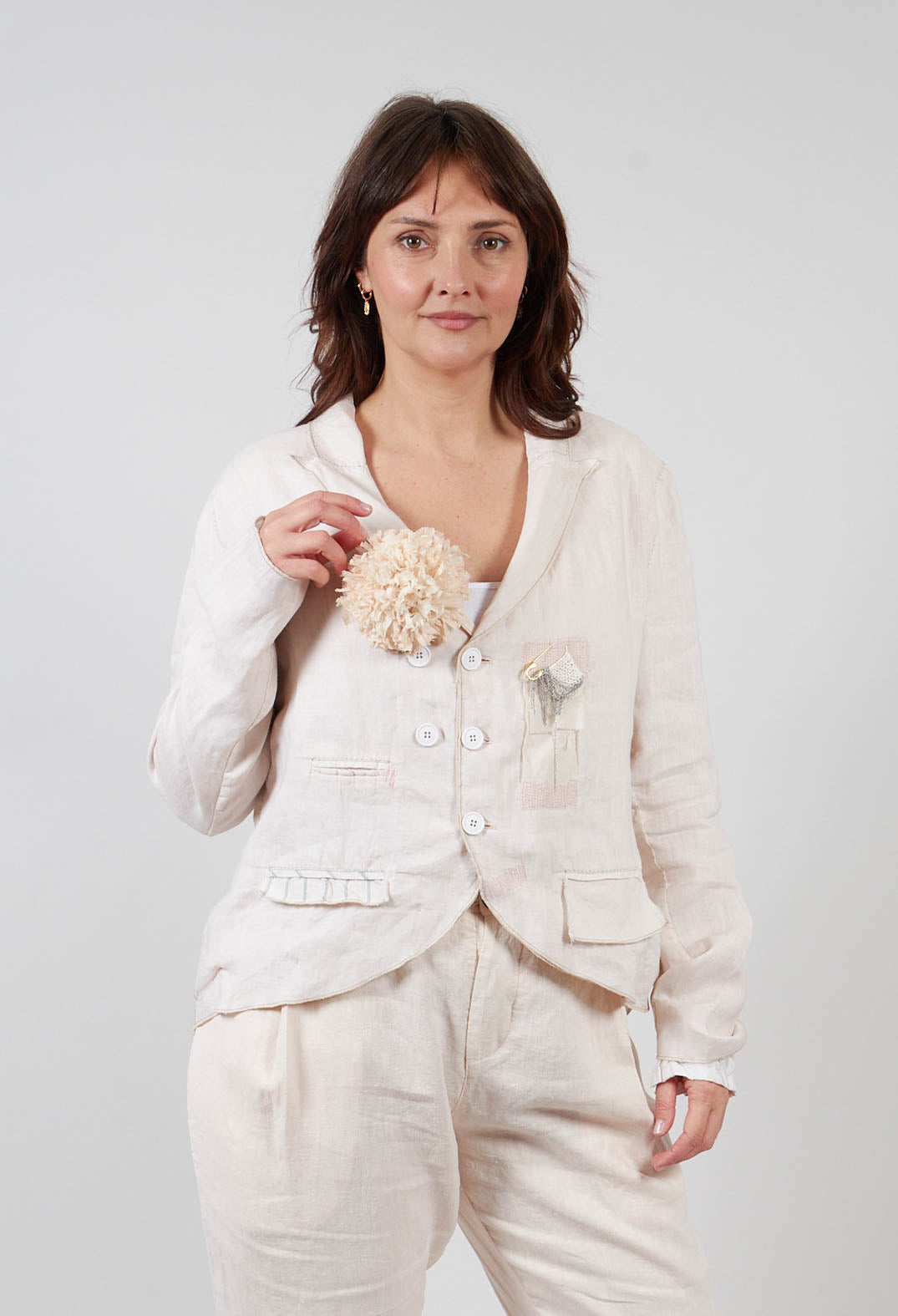 Brooch in Beige