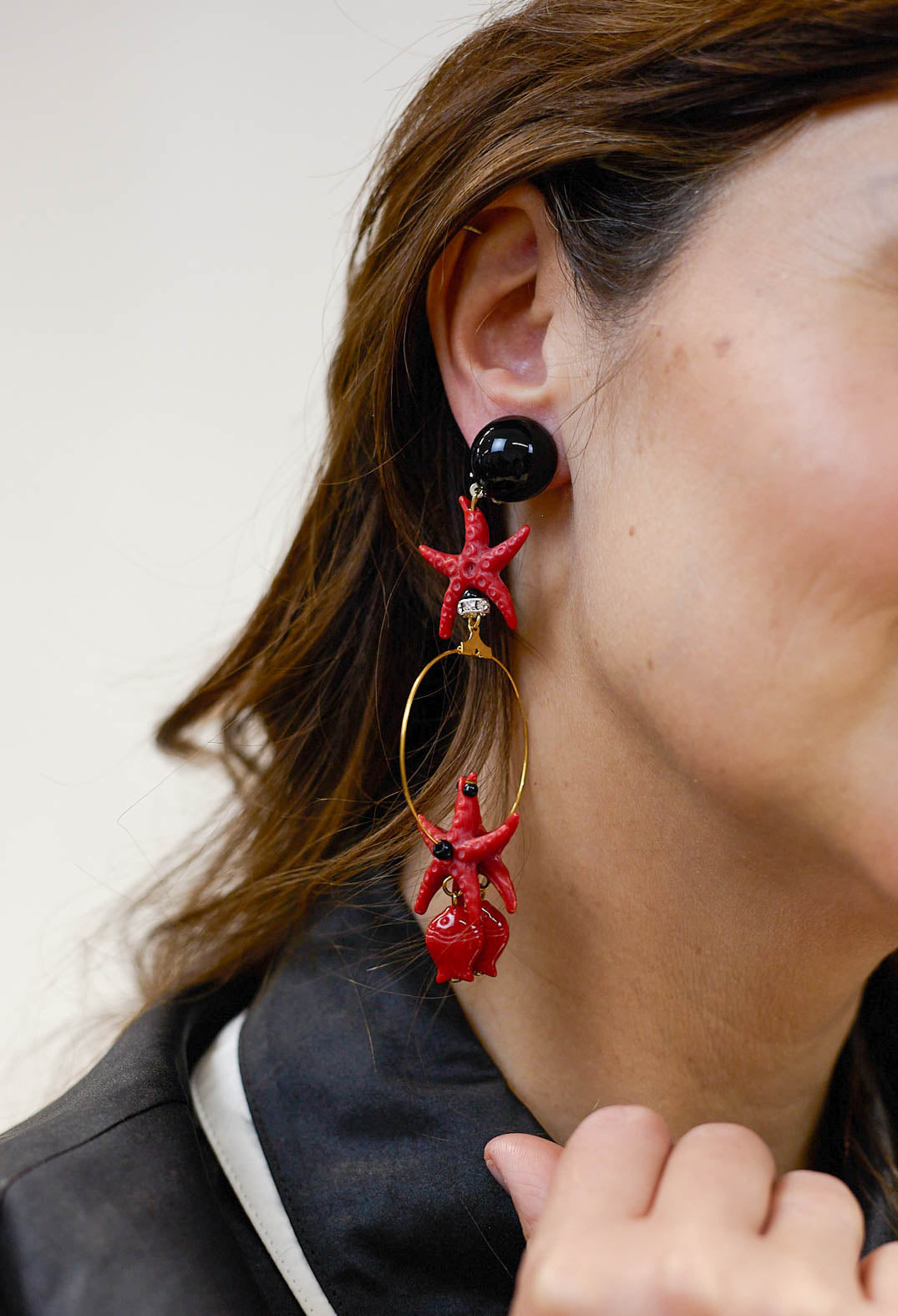 Sea Thin Round Eardrops in Red