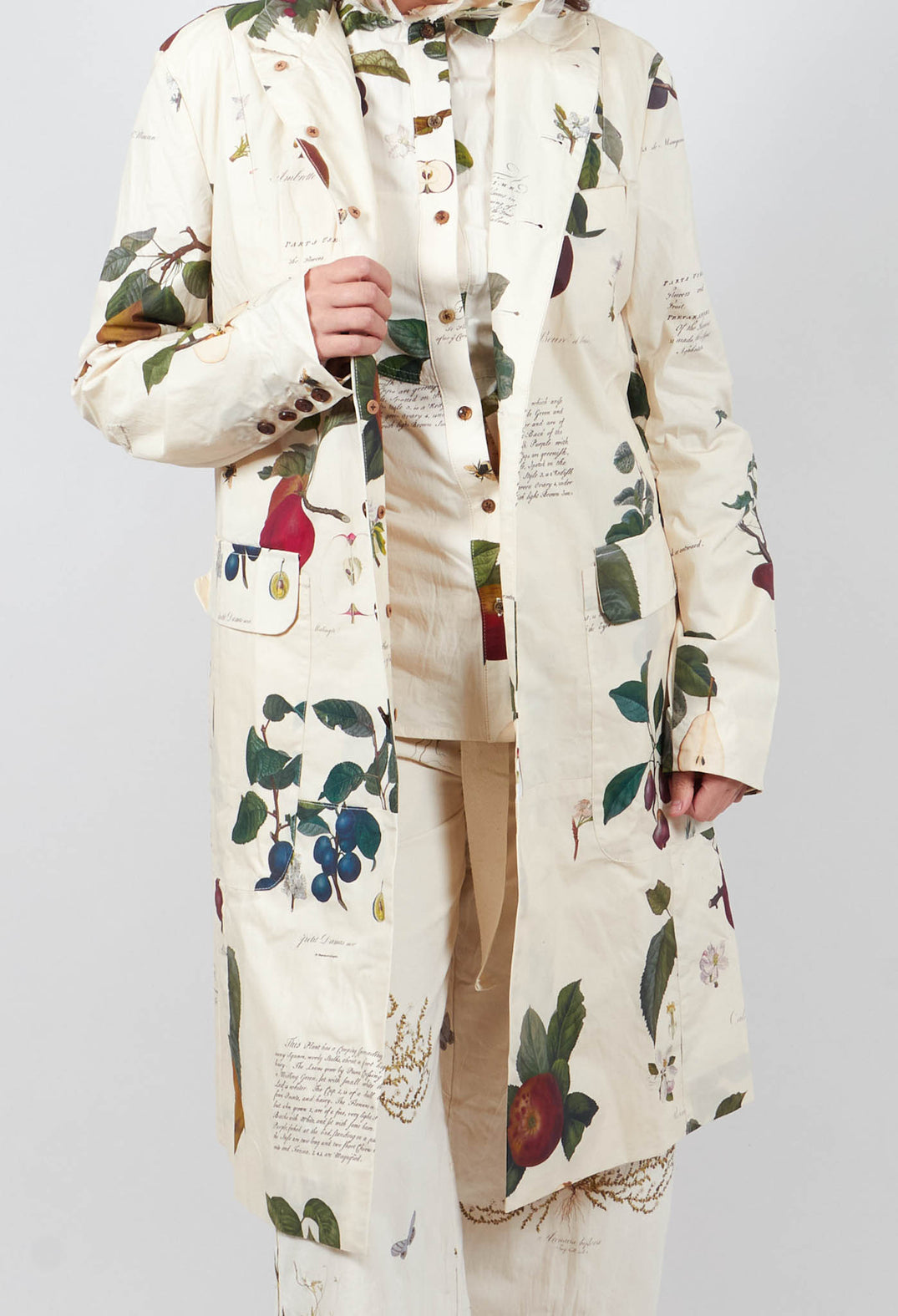 Waxed Hem Coat in Les Fruits
