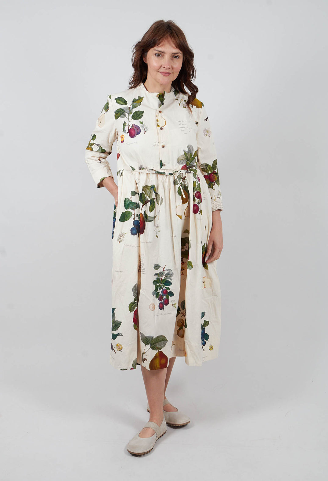 Loose Front Dress in Les Fruits