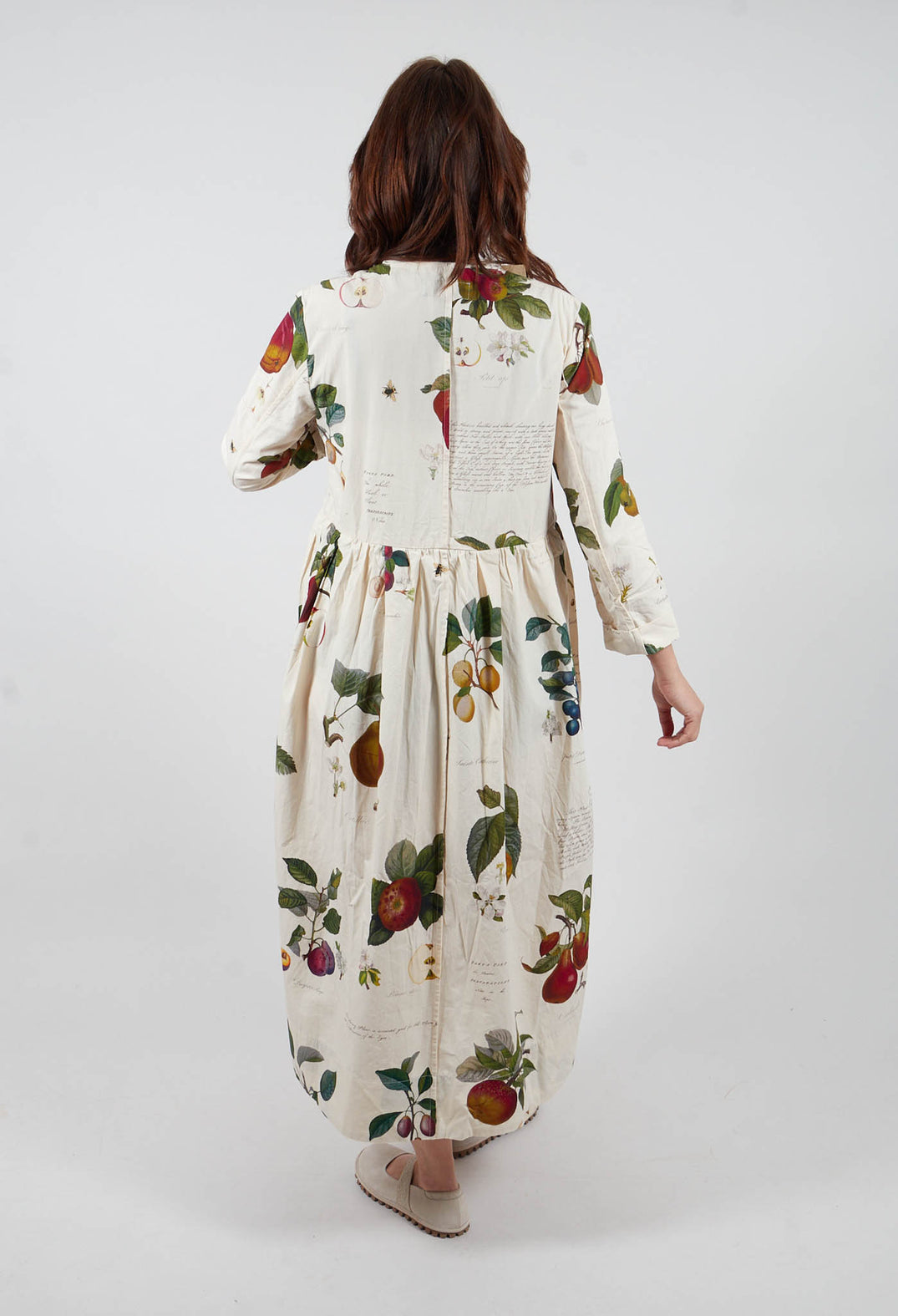 Loose Front Dress in Les Fruits