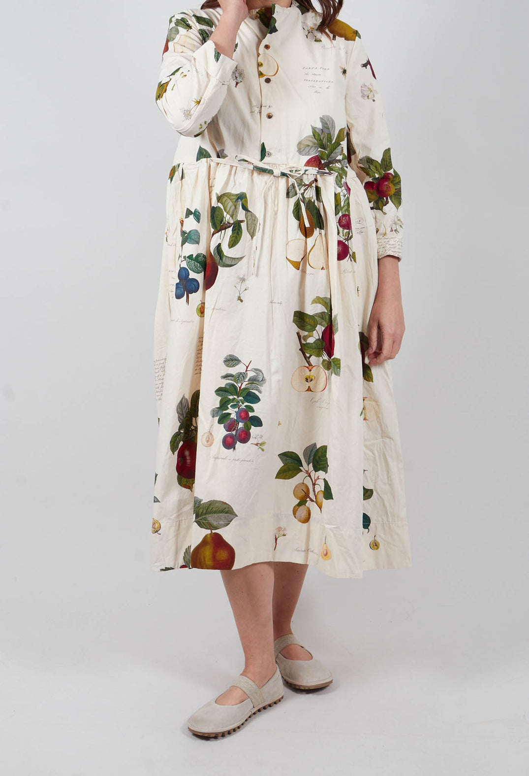 Loose Front Dress in Les Fruits